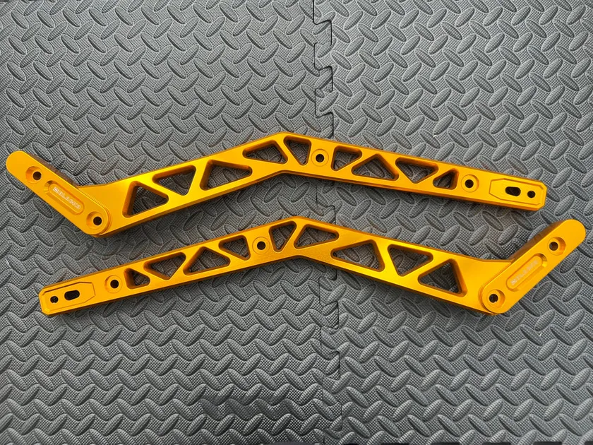 BULLITT WORX ストラット