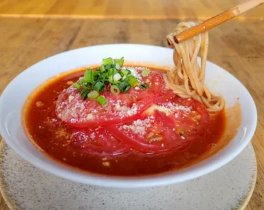 真っ赤っかなトマトそば