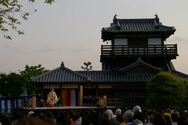 いけだ薪能　正面から