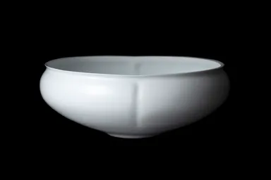 作品イメージ(白磁四方押縁反深鉢)