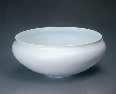 第49回日本伝統工芸展入選作　青白磁楕円深鉢