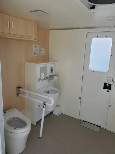 内部(多機能トイレ)