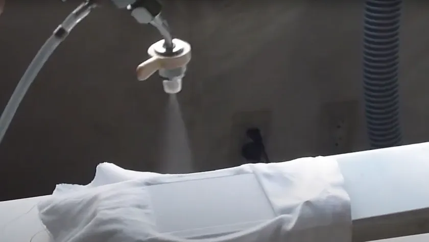 生地のシミ抜きの様子