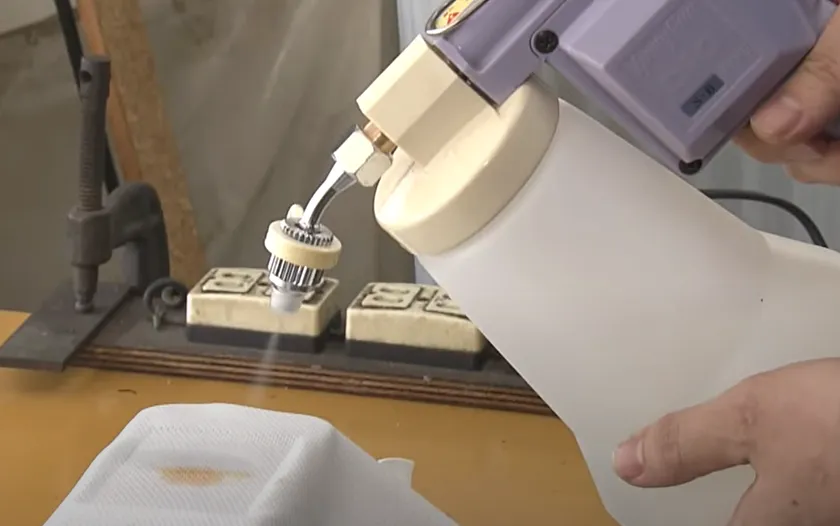 生地のシミ抜きの様子2