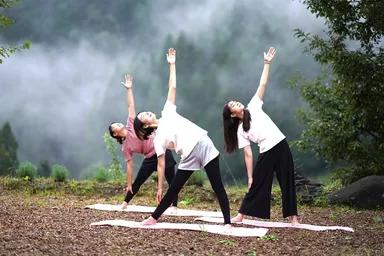 善玉菌たっぷりの農場でのヨガは格別な時間