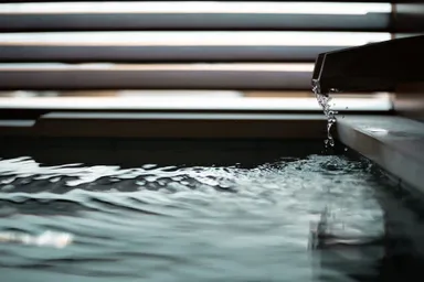 道後温泉引き湯の客室露天風呂