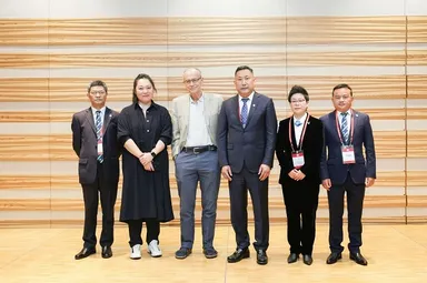 ノーベル賞受賞者トーマス・スードフ氏との記念撮影(5)