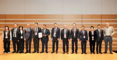 「科学研究成果ブレークスルー賞」受賞の様子