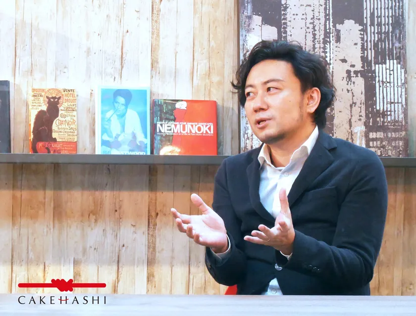 現場とデータ、感性と論理を横断、秋山氏