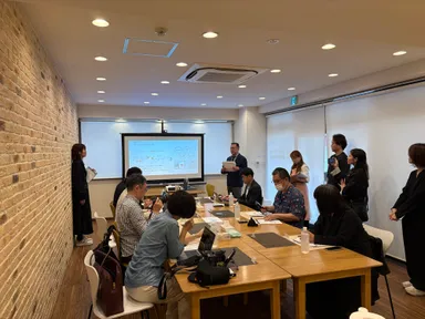 記者発表および試食会の様子