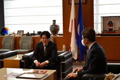 茨城県知事への表敬訪問の様子