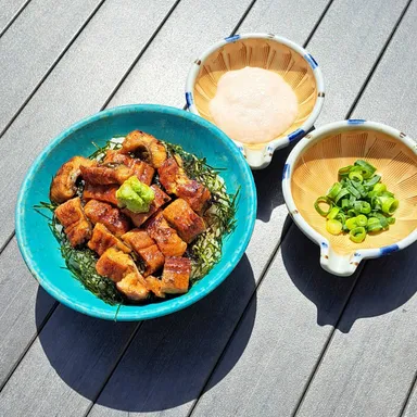 「静岡県産ミニうなとろろ丼」～静岡県産うなぎ・静岡県産自然薯入～