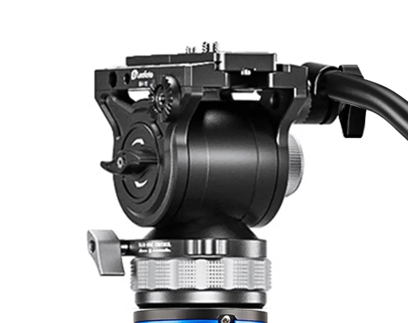 ビデオ雲台で流し撮り