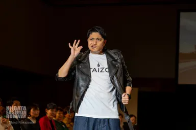Taizo　ロゴTシャツ