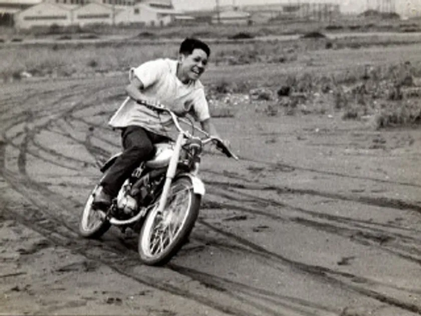 鈴木忠男