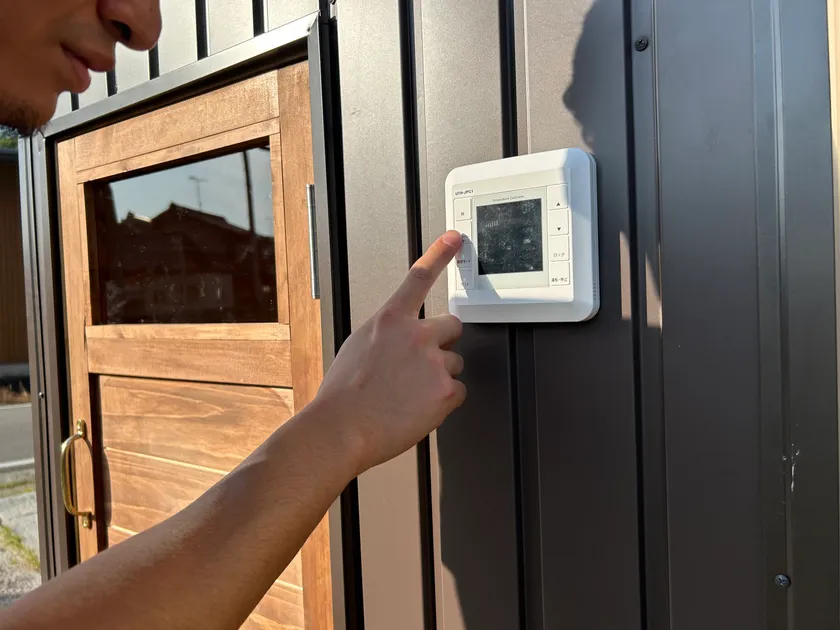 最新のデジタルコントローラーを使用することでタイマー設定などができる