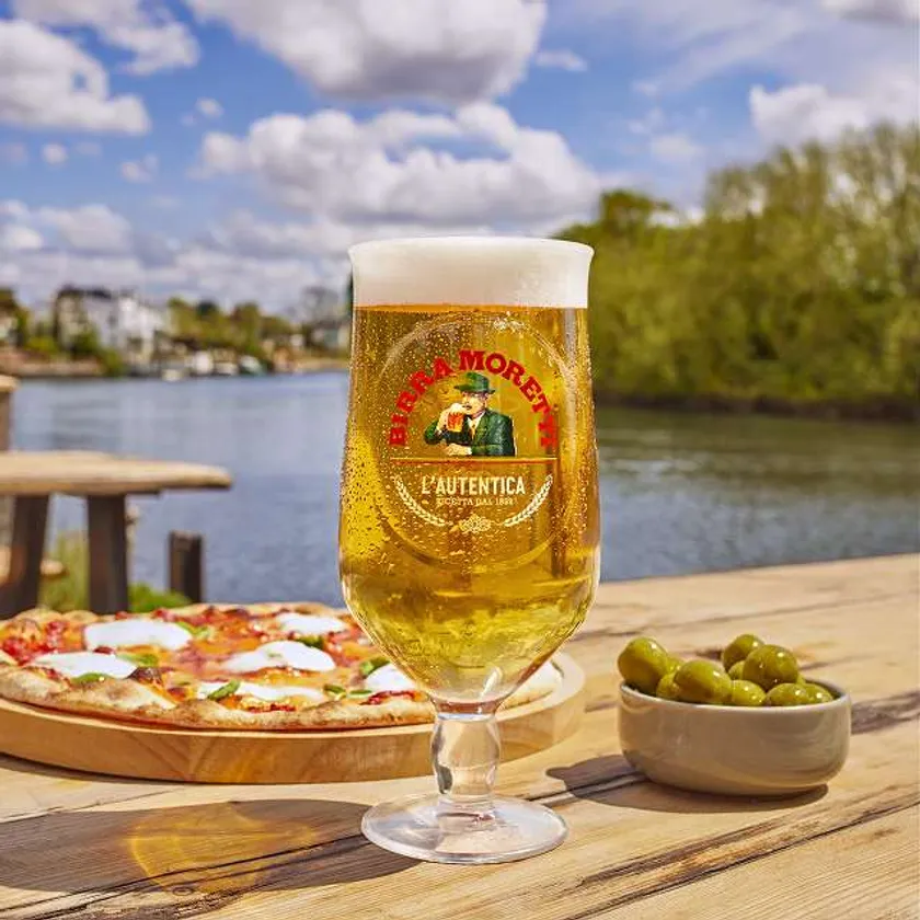 モレッティ・ビール飲用イメージ
