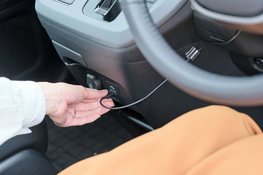 特長3 USBのみのかんたん接続