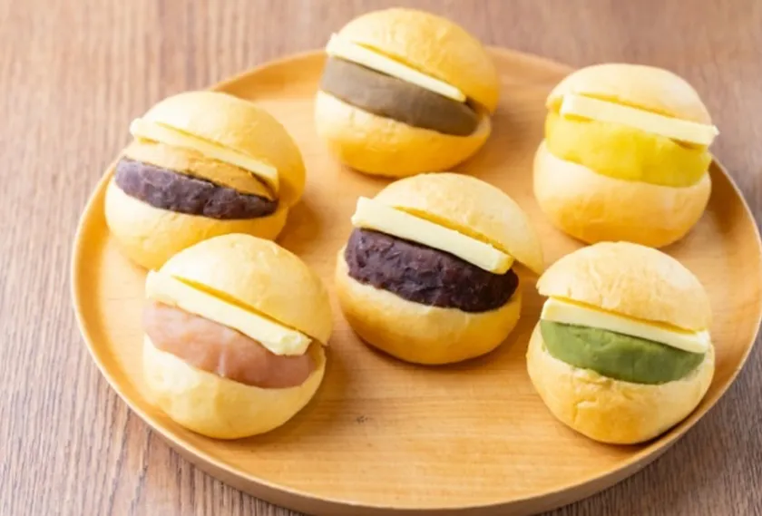 あんバター 280円(写真中央)