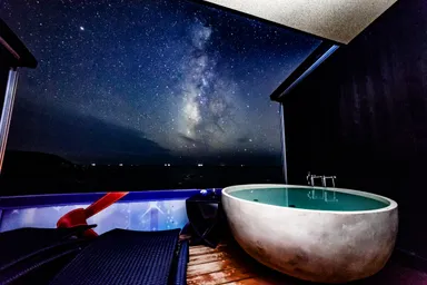 客室露天風呂から望む星空絶景
