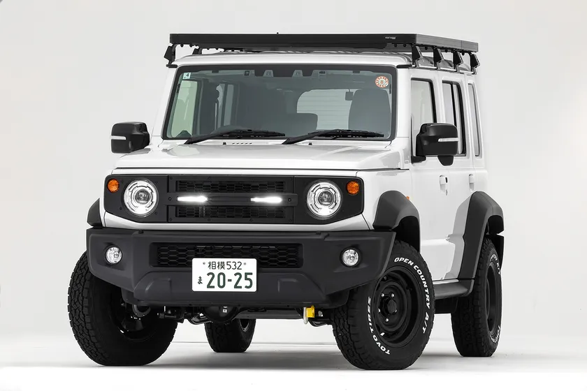 ジムニーノマドカスタム/正面