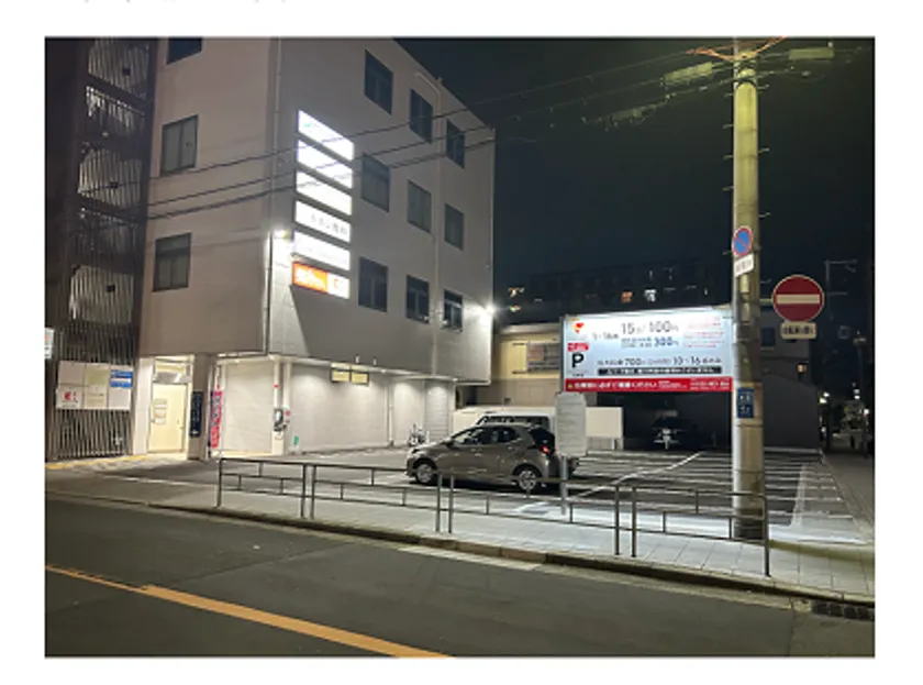 KOMATSUビル駐車場