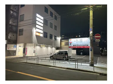 KOMATSUビル駐車場