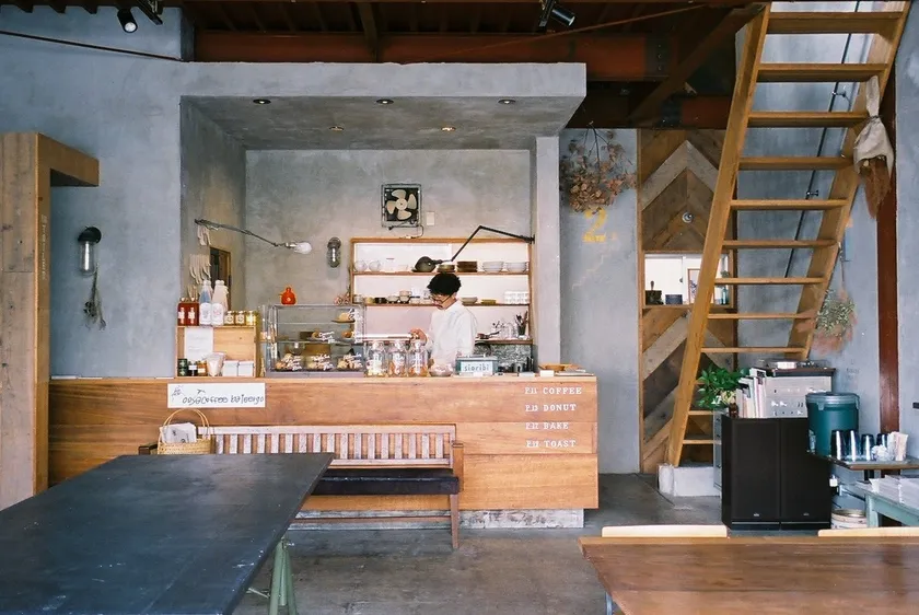 当日の待合室となる「栞日」(1)