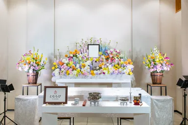 花で彩るお葬式　オリジナル祭壇(4)