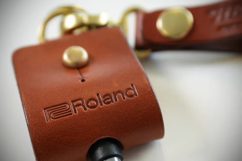 HERZがこだわる、味わい深いタンニンなめし革の質感