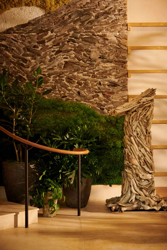 1 Hotel Seattle - ロビー Arch Patio (C)Mikkel Vang