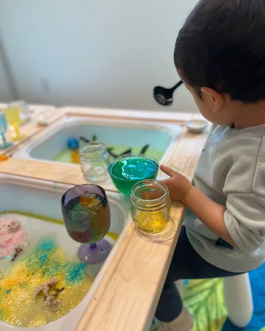 ベアトリーセンサリープレイ_色遊び