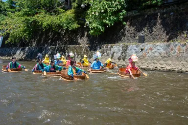 タライ乗り競走2
