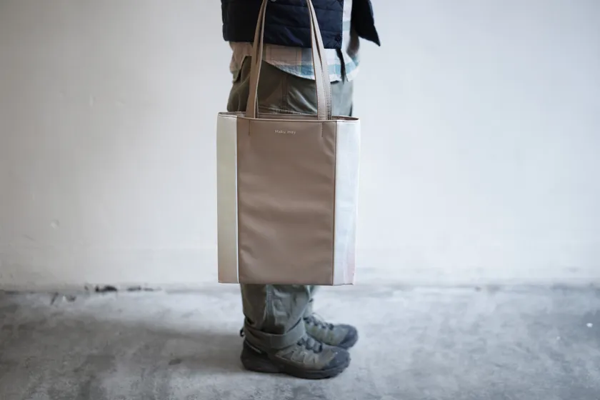 着物バッグ ベージュ モデル画像