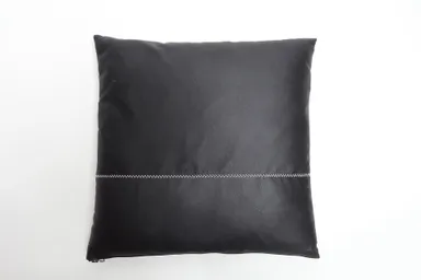 キモノ袖になるクッションカバー1