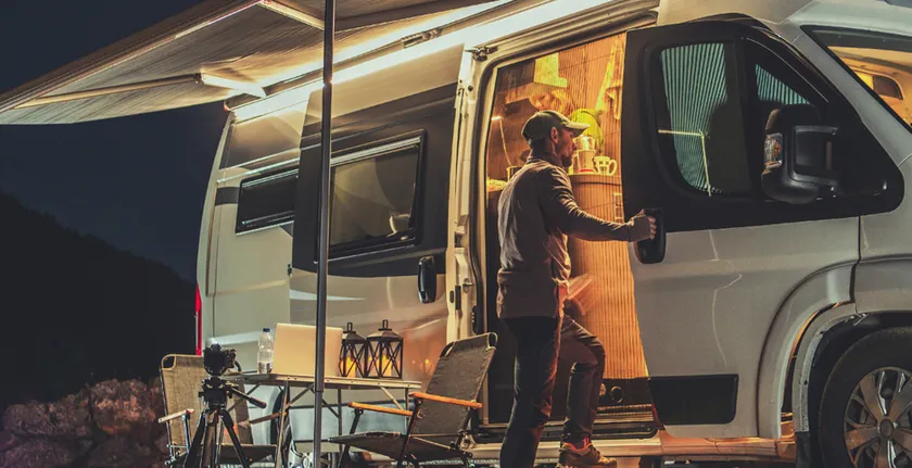 キャンピングカーへの製品取付イメージ