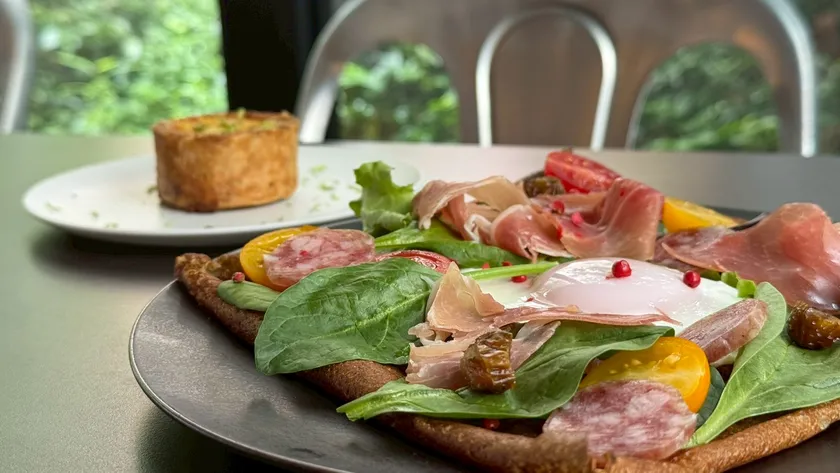 蕎麦粉のガレット