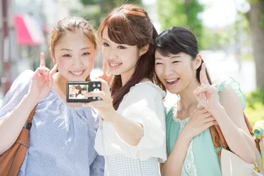 2.4＆1.4インチのデュアル液晶