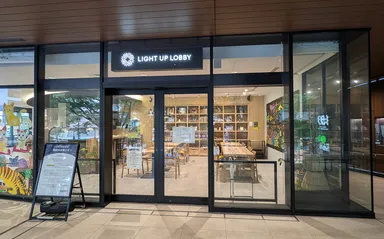 会場のLIGHT UP LOBBY GALLERY