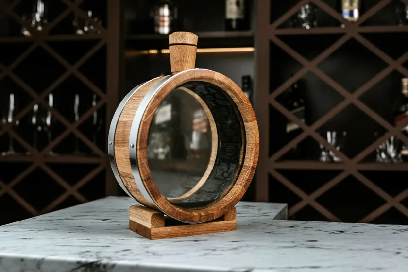 本格的な熟成樽のため、樽の内側にはチャーリング加工が施されています