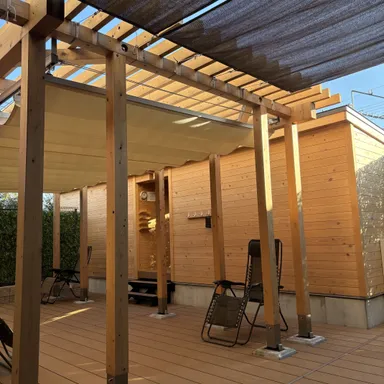 テラスサウナ外気浴スペース