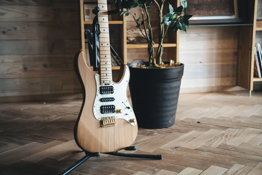 秩父杉ギター(2)