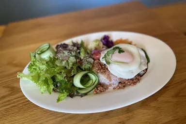 蜂蜜と発酵調味料を使った自然栽培黒米のデリプレート