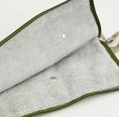 吸水タオルとしても使用可能な内側素材