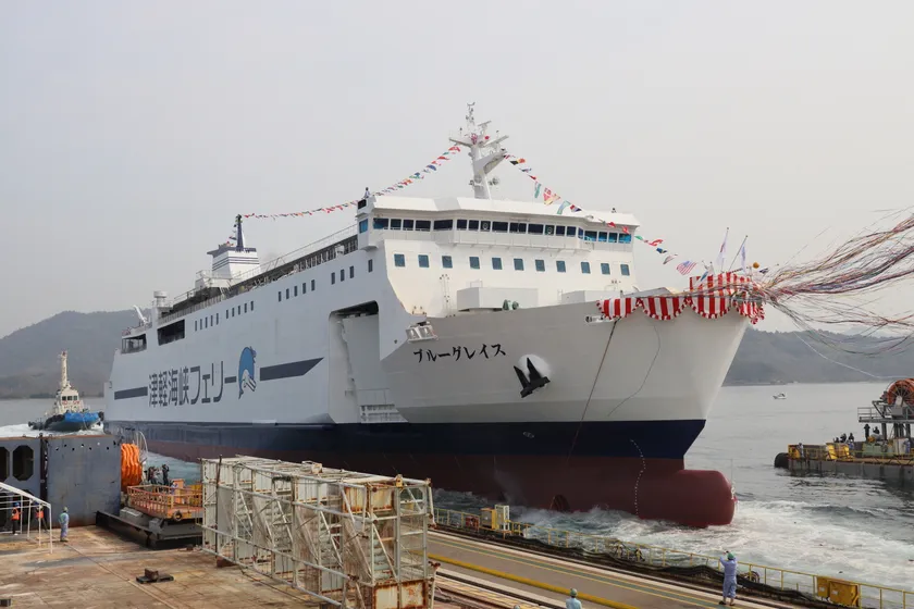 ブルーグレイス進水式の様子(内海造船株式会社撮影:2025/3/27)