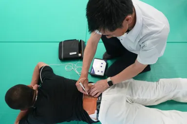 腰の痛みもその場で軽減