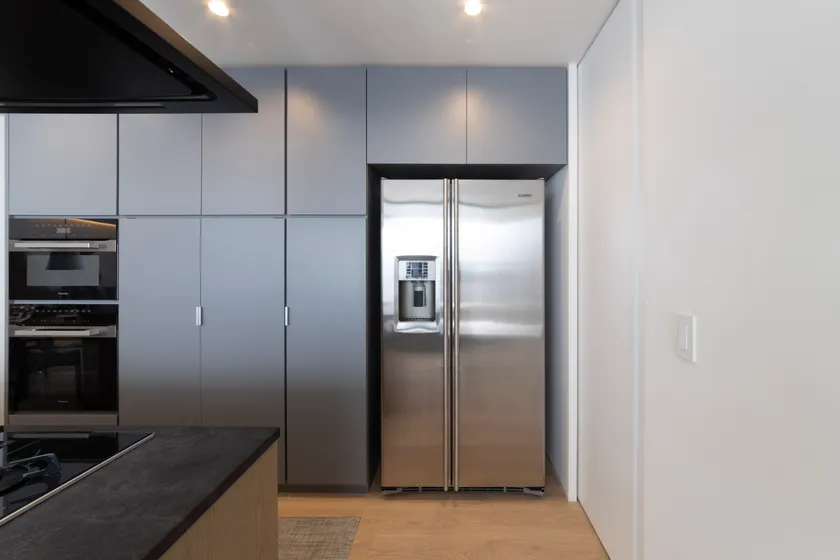 吉岡電機工業株式会社(冷凍冷蔵庫「mabe」)