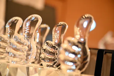 贈呈されたトロフィー