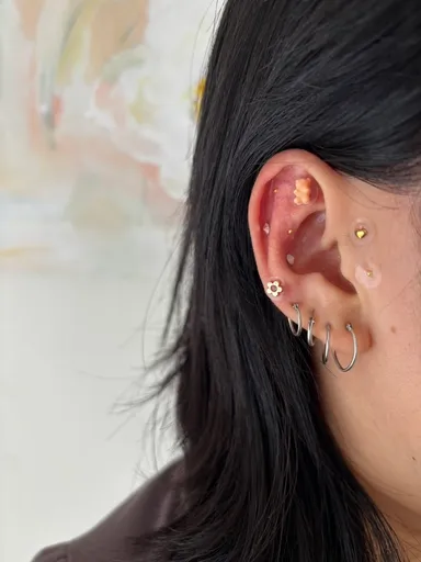 耳つぼジュエリー元祖『整体サロンえにし』