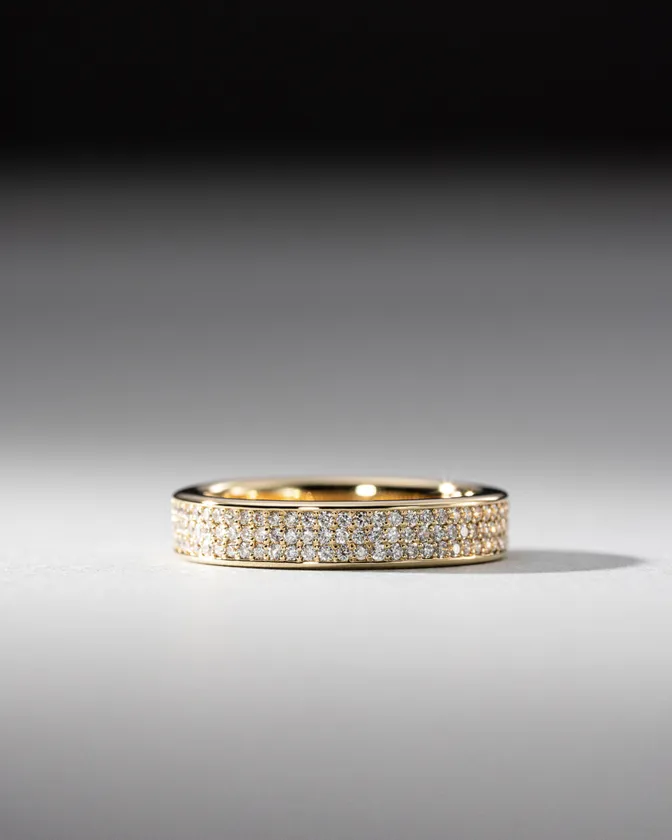 繊細な輝きが美しい「ジゼル」リング